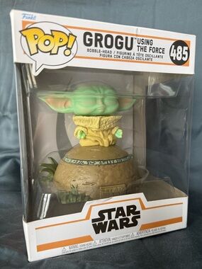 Funko POP! Grogu using the force! (Lights and Sound) Mandalorian
